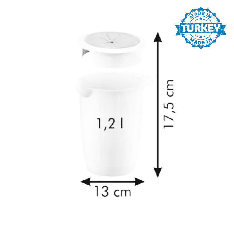 Mixing Container With Protective Lid