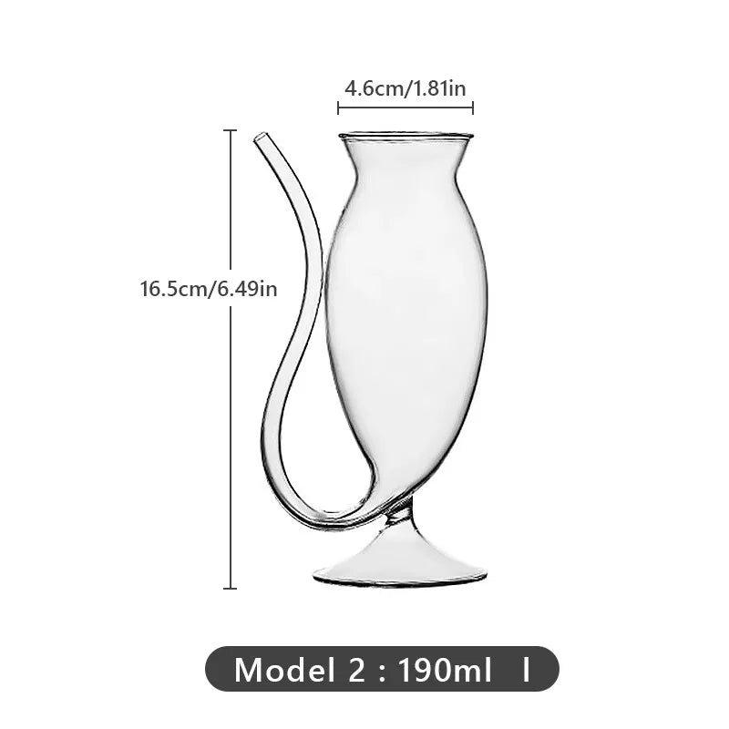 كأس مصاصي الدماء الإبداعي مع القش المدمج