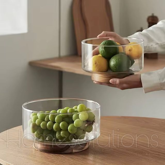 Salad bowls with bamboo bases