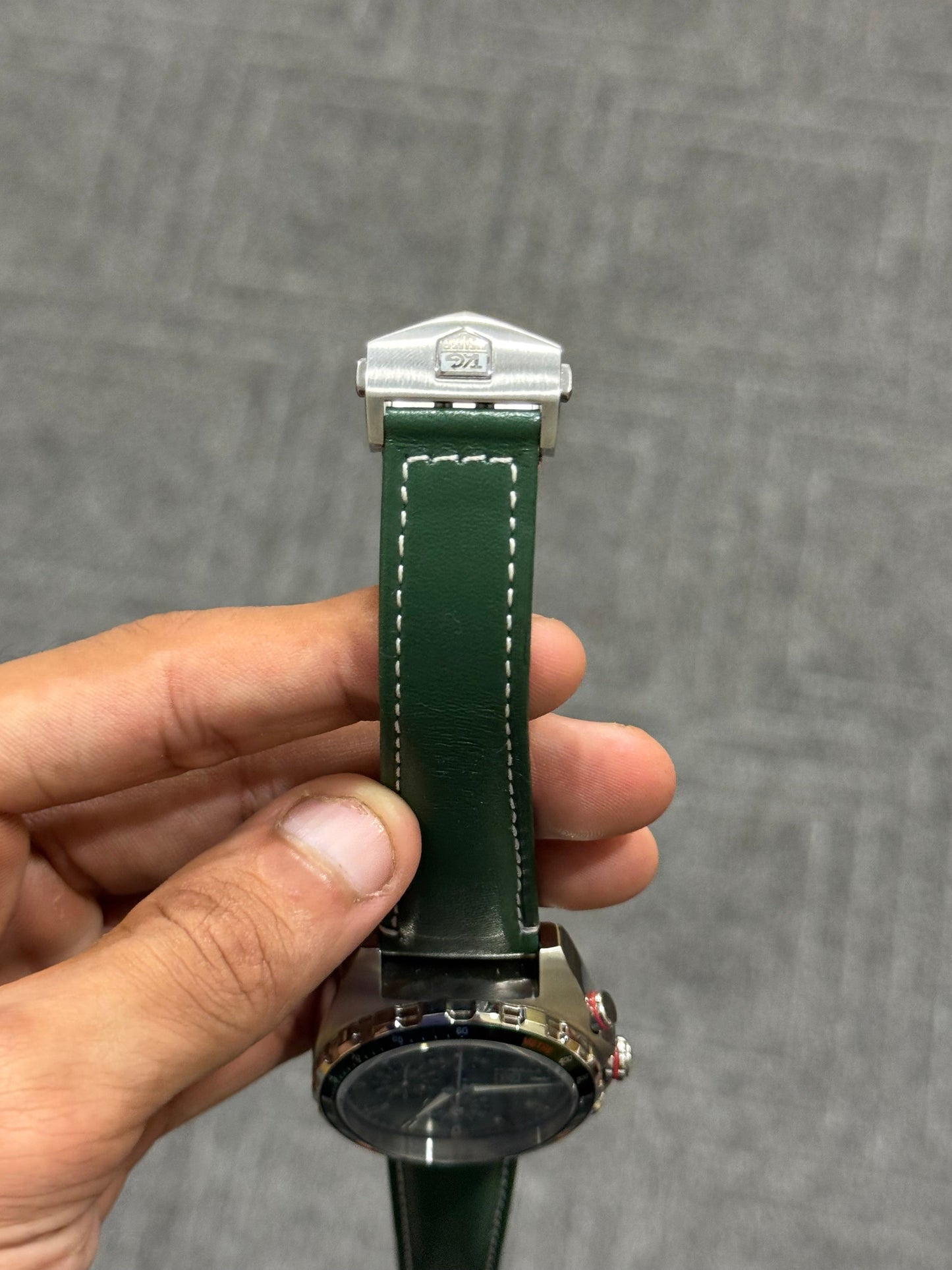 Tag Caliber 16 | Green Leather Strap | Green Dial