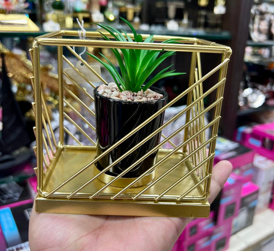 Metal Pot for Home Decoration