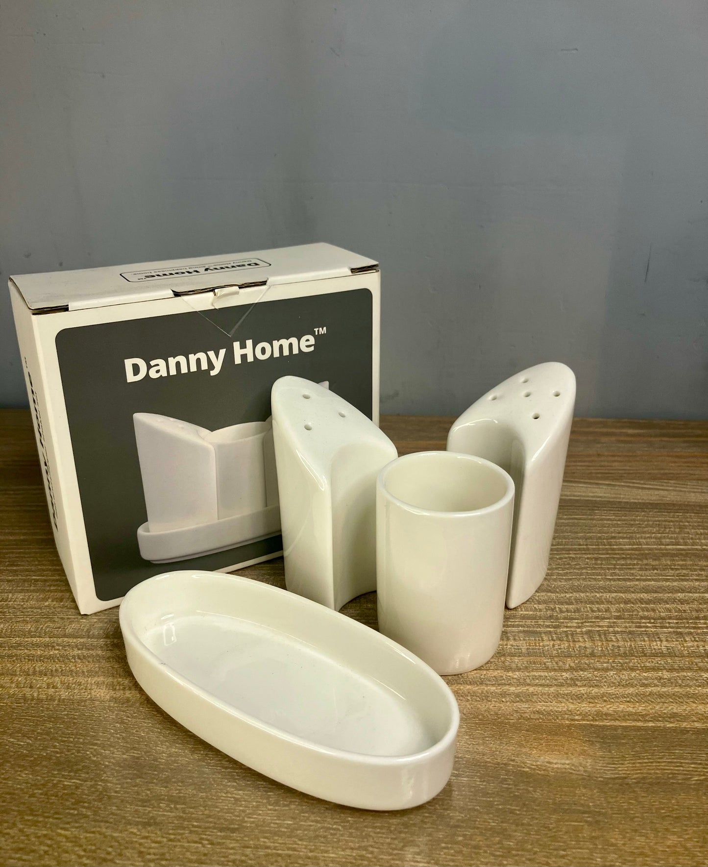 Danny Home Salt & Pepper Shaker Set