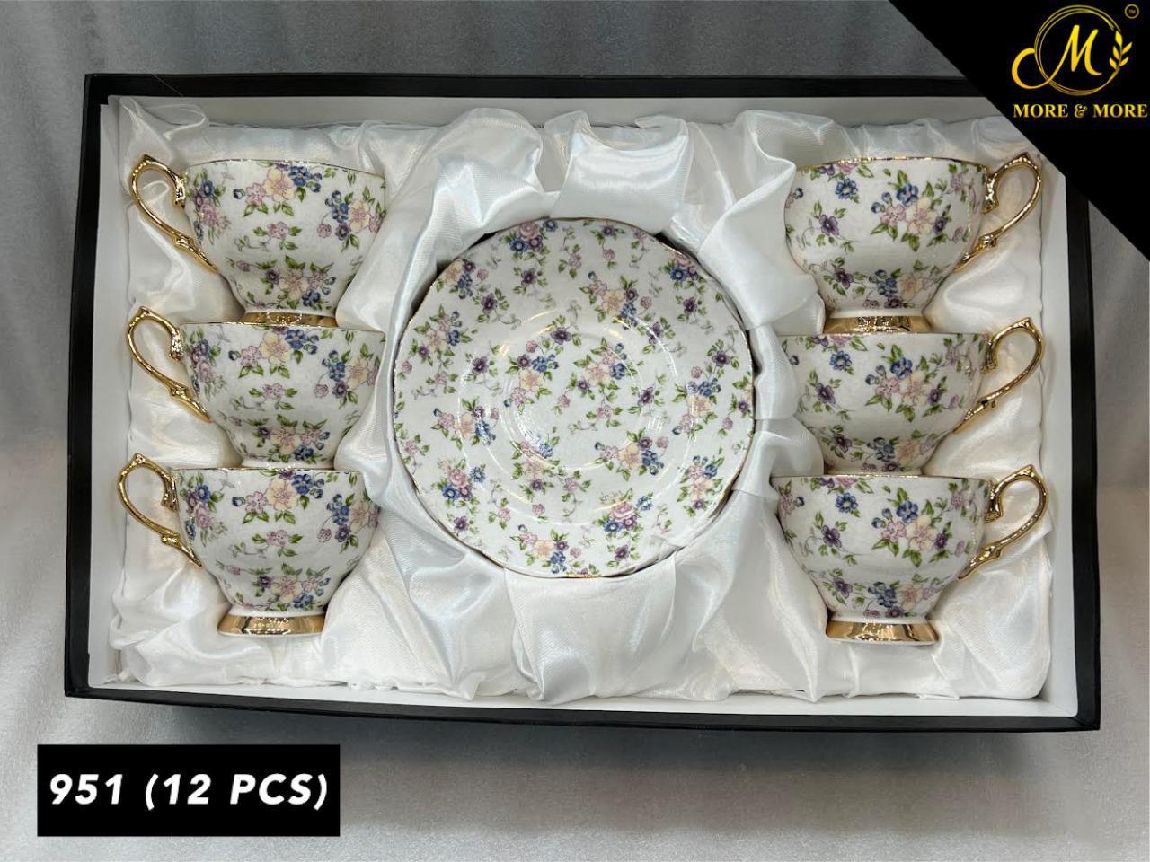 Royal Albert-Style Cup & Saucer Set – Design : 951-F