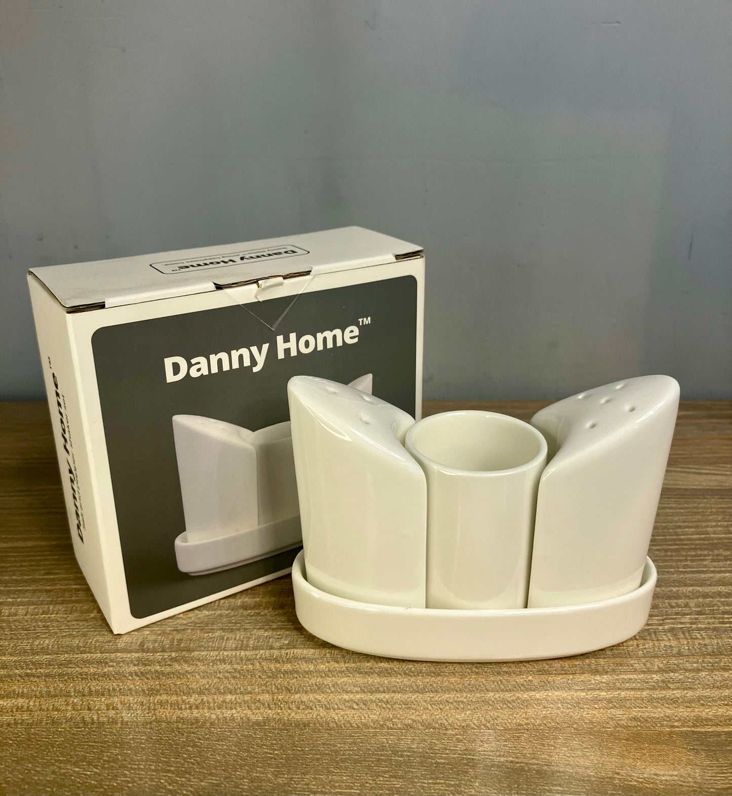 Danny Home Salt & Pepper Shaker Set