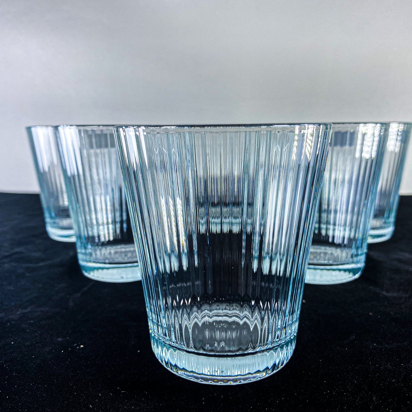 6 PCS  GLASS Ideal for serving water, juice, or cocktails