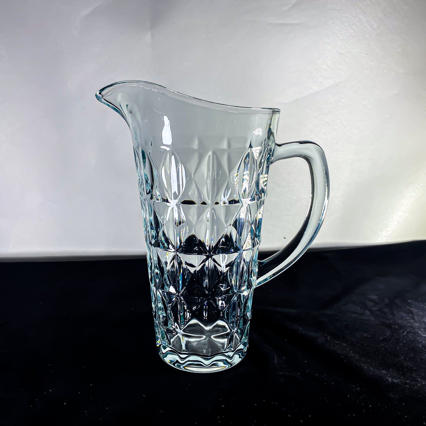 Crystal Clear Jug and 6 Exquisite Glasses  1580/278ml