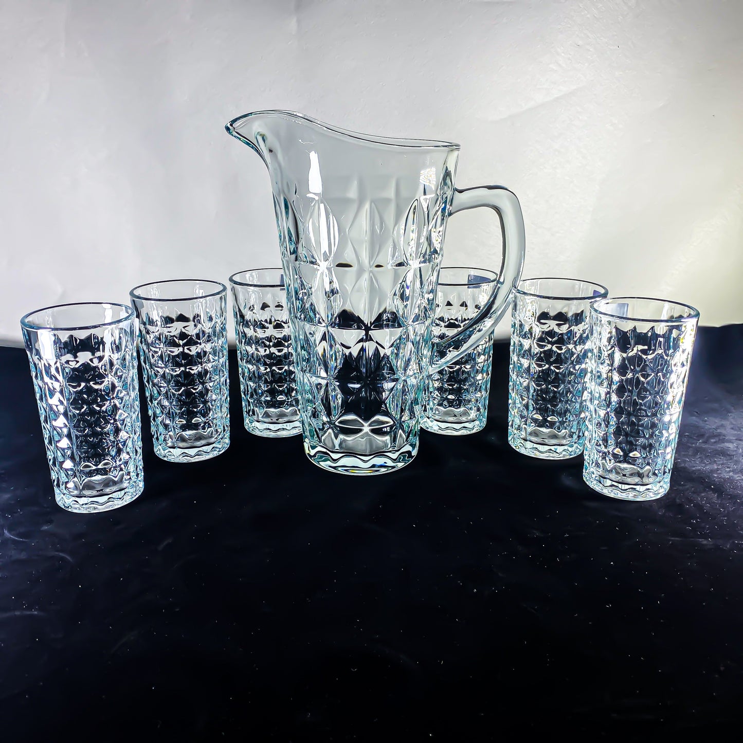 Crystal Clear Jug and 6 Exquisite Glasses  1580/278ml