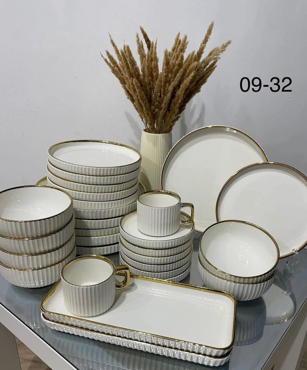 Porcelain Cream Shine Lining Dinner Set - 32 Pieces