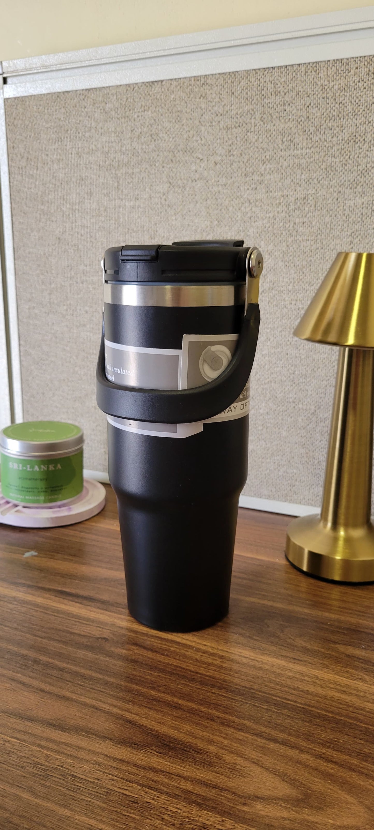 INSULATED TUMBLER WITH HANDLE -900ML