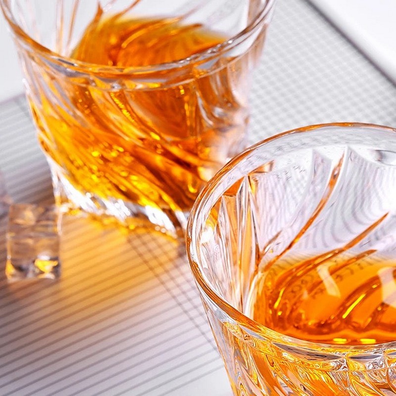 Swirl Transparent Drinking Glass- Set of 6 |